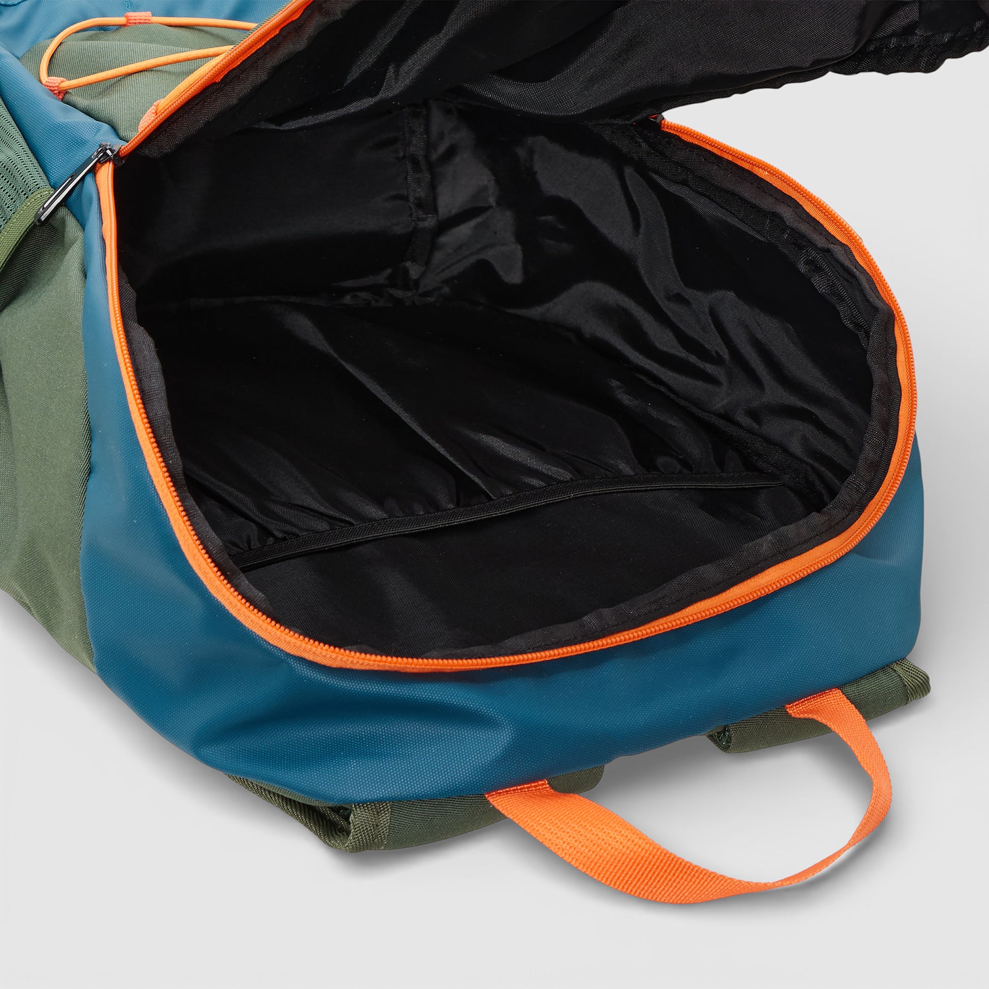 Commander Backpack (3)