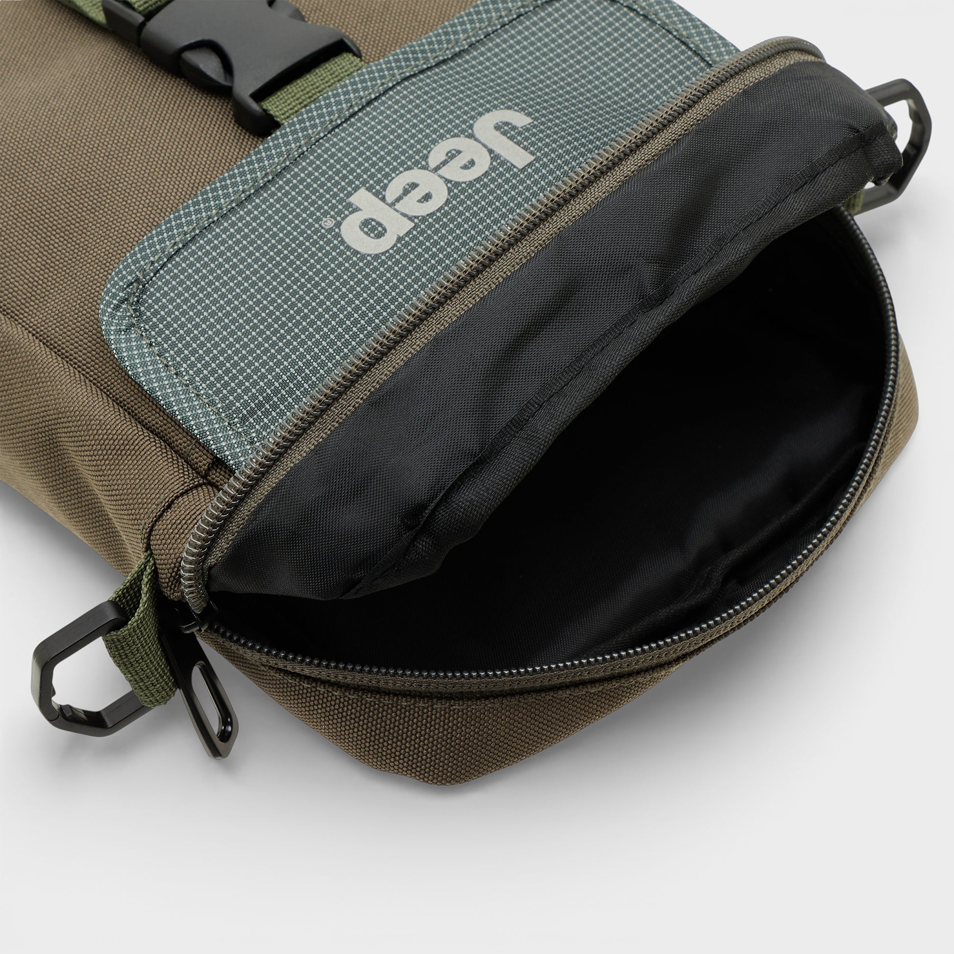 Patriot Cross Body Bag (3)