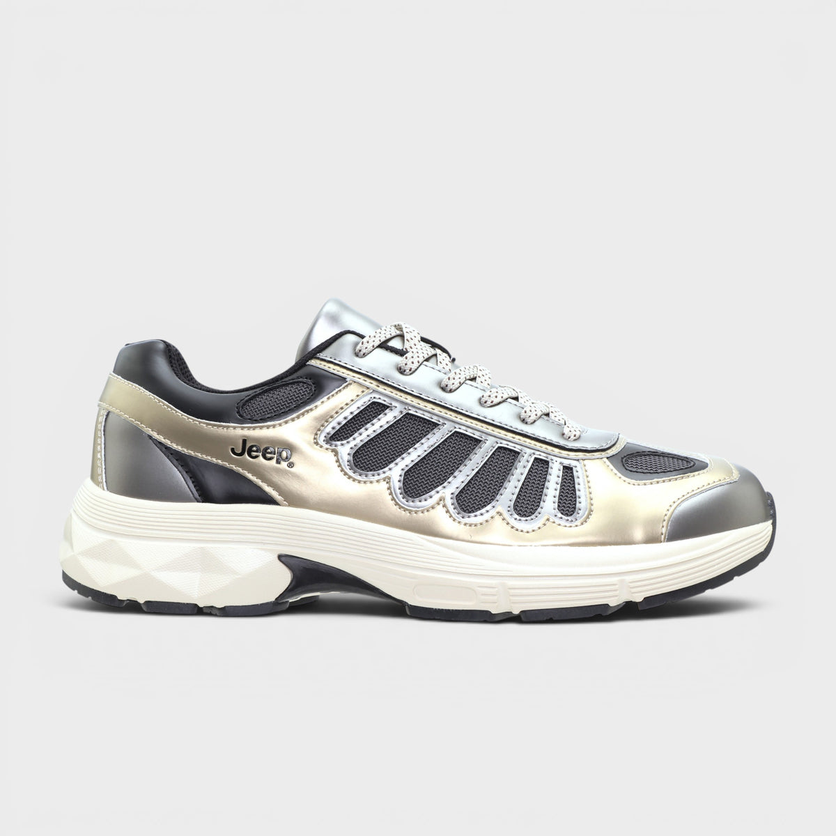Urban Trek Sneaker
