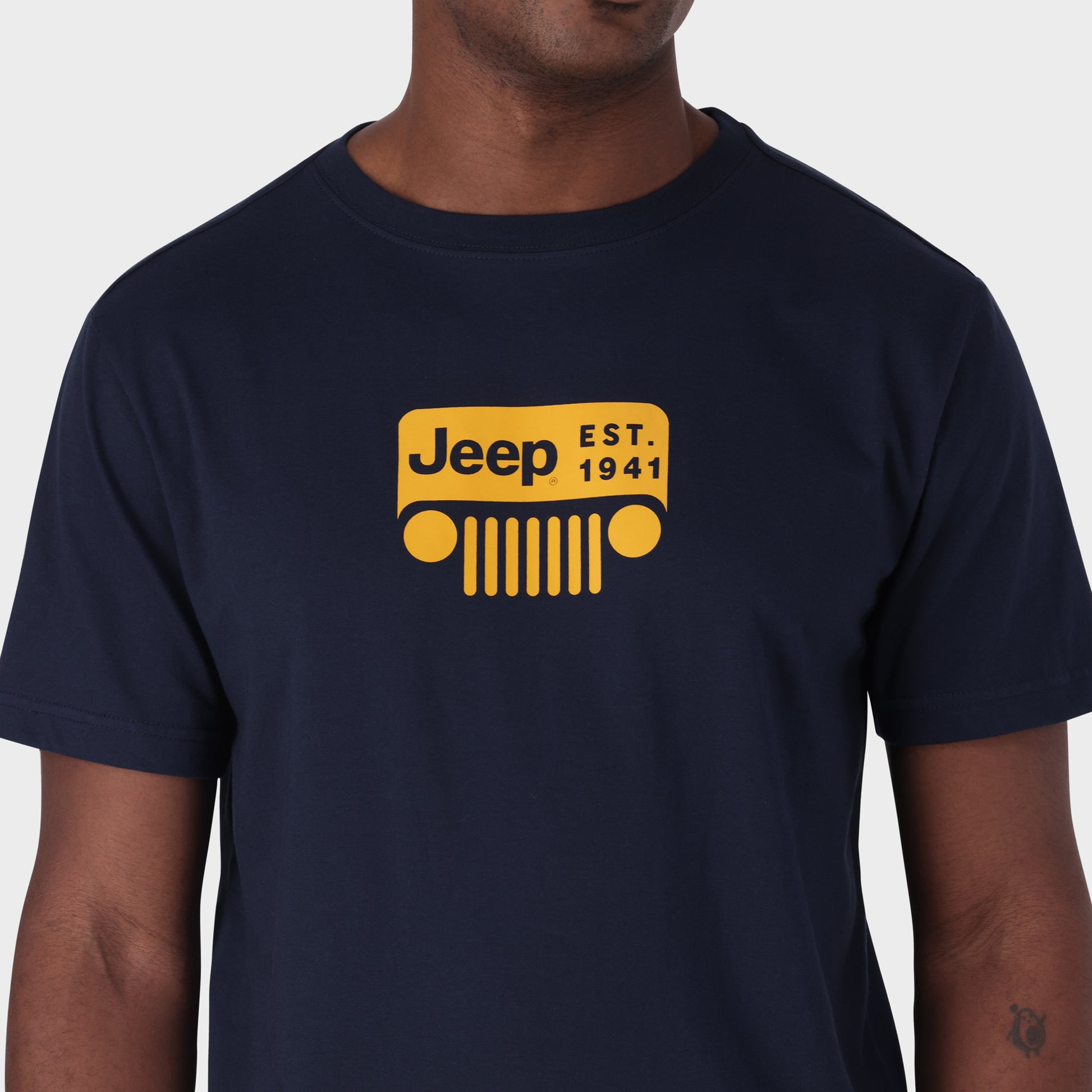 Iconic Collection T-Shirt (4)